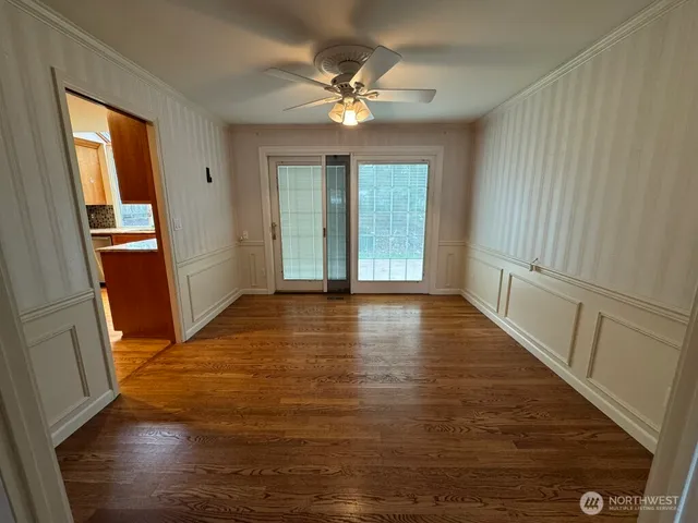 $3,950 | 24717 Southeast 45th Place, Sammamish, WA 98029