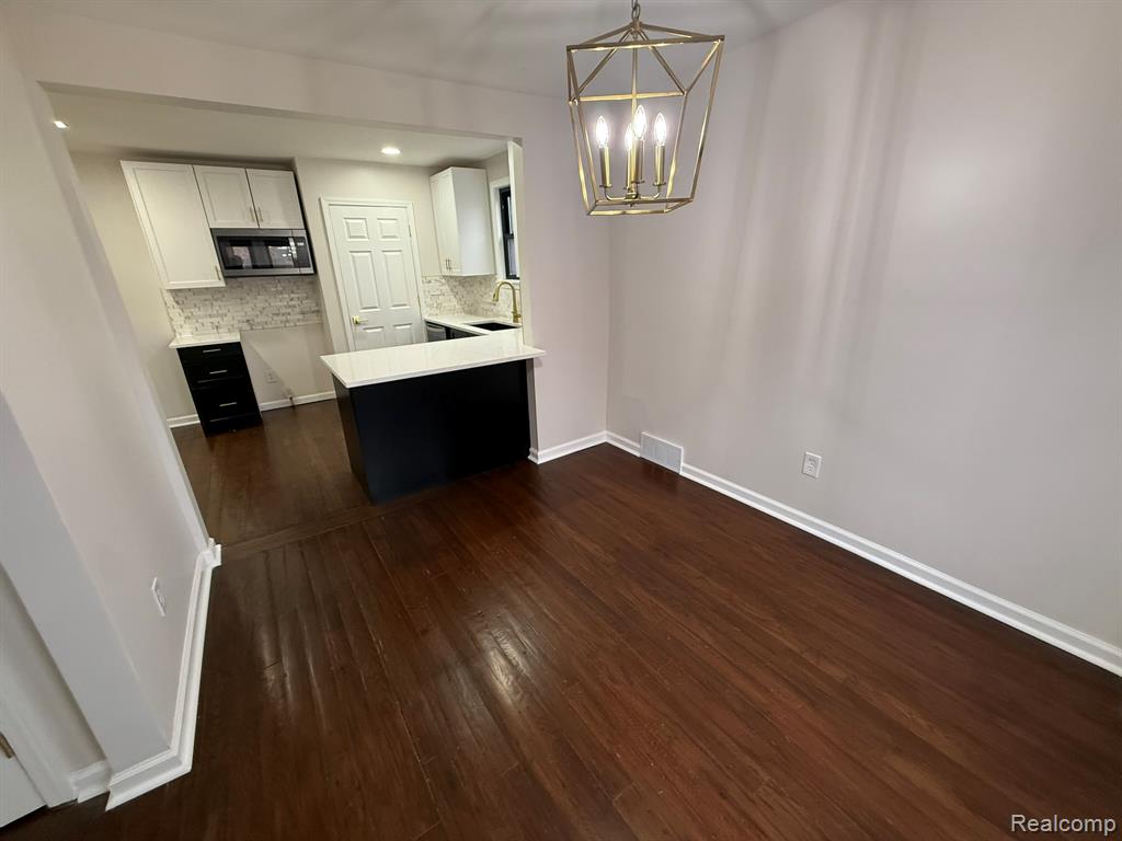 17267 Sunderland Road Detroit, MI 48219 - Photo 10 of 30