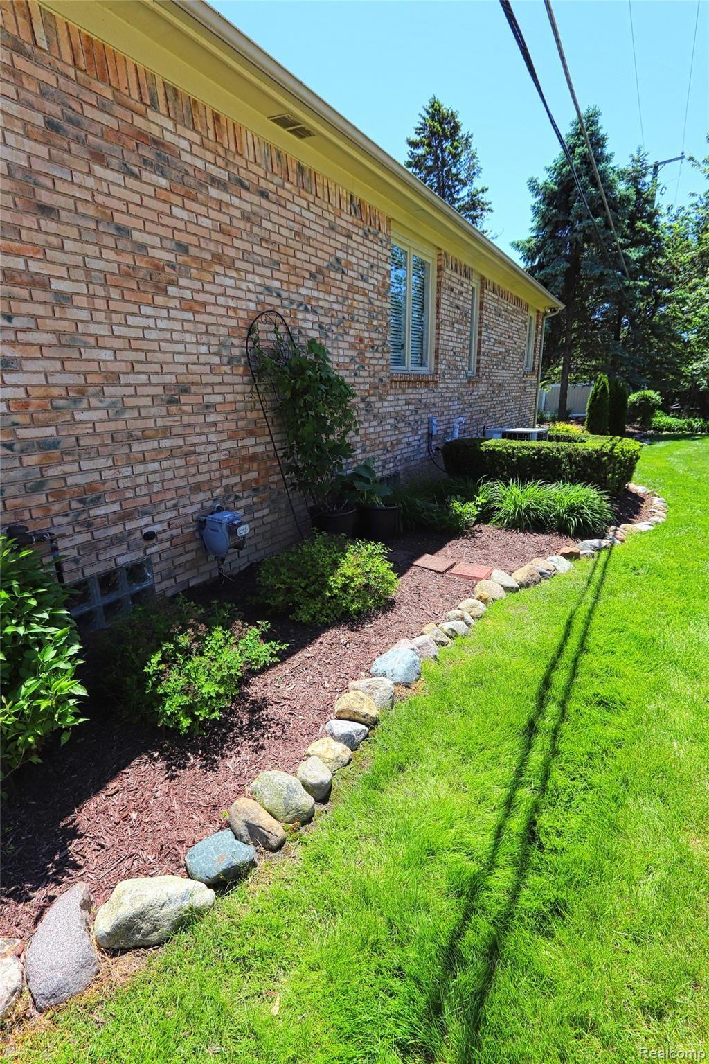 35359 Curtis Road Livonia, MI 48152 - Photo 5 of 71 IMG_0735_InPixio.jpg