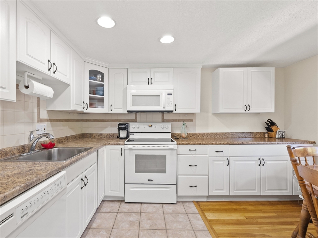78 Renwick Road, Unit A Wakefield, MA 01880 - Photo 12 of 36