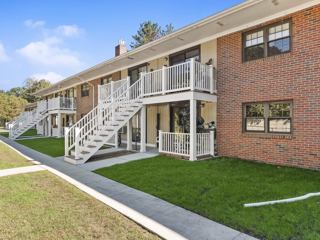 78 Renwick Road, Unit A Wakefield, MA 01880 - Photo 28 of 36