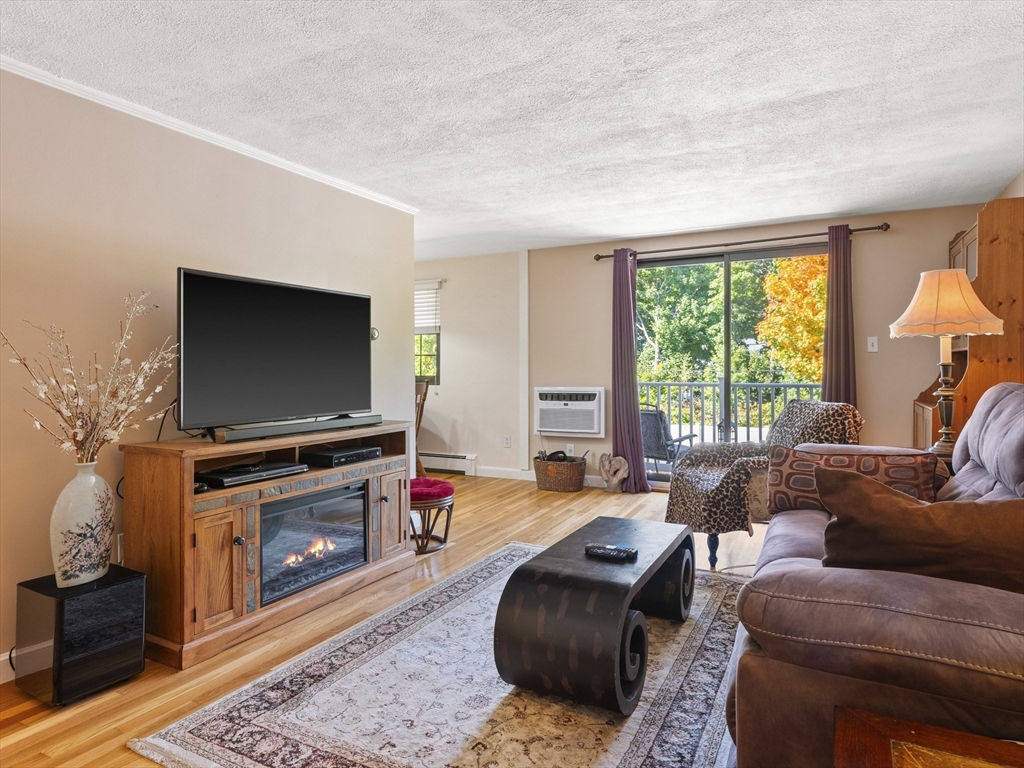 78 Renwick Road, Unit A Wakefield, MA 01880 - Photo 3 of 36