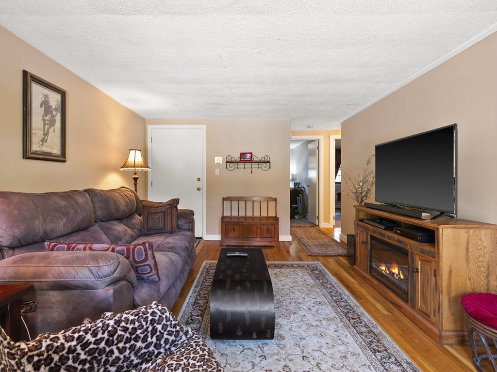 78 Renwick Road, Unit A Wakefield, MA 01880 - Photo 7 of 36
