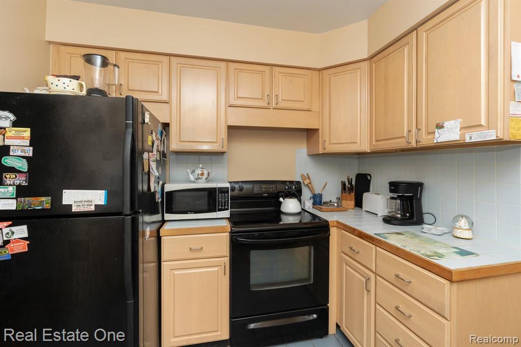 829 Miller Avenue Rochester, MI 48307 - Photo 12 of 25
