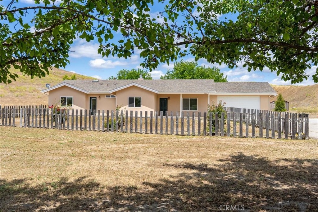 76846 Ranchita Canyon Road San Miguel, CA 93451 - Photo 2 of 51 a front view of a house with a yard