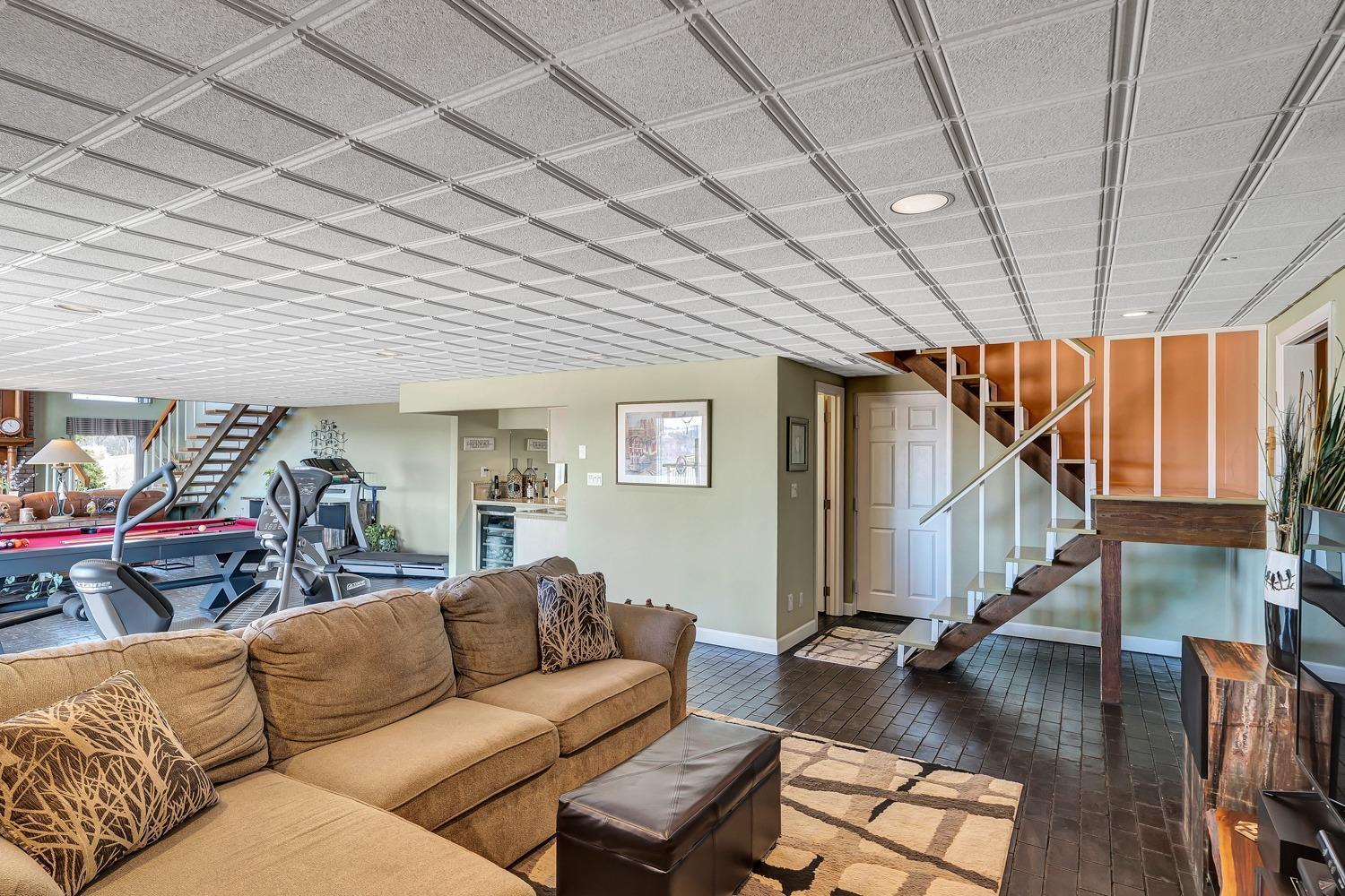 348 Neeb Road Cincinnati, OH 45233 - Photo 25 of 46 Gallery Image 25