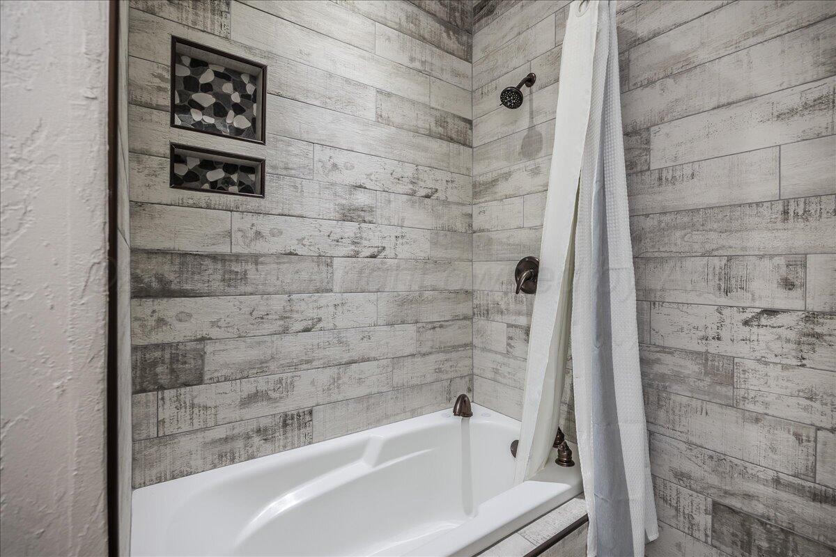 3614 West Point Drive Amarillo, TX 79119 - Photo 26 of 40 26-Bath 2