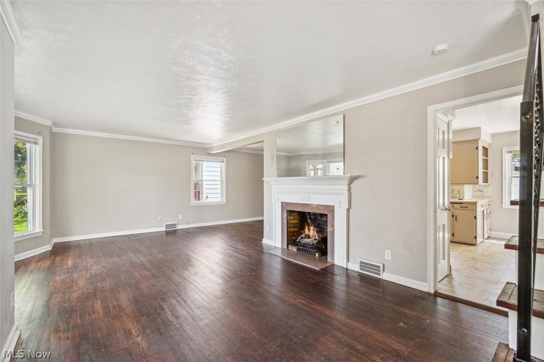 4016 Bayard Road South Euclid, OH 44121 - Photo 4 of 29