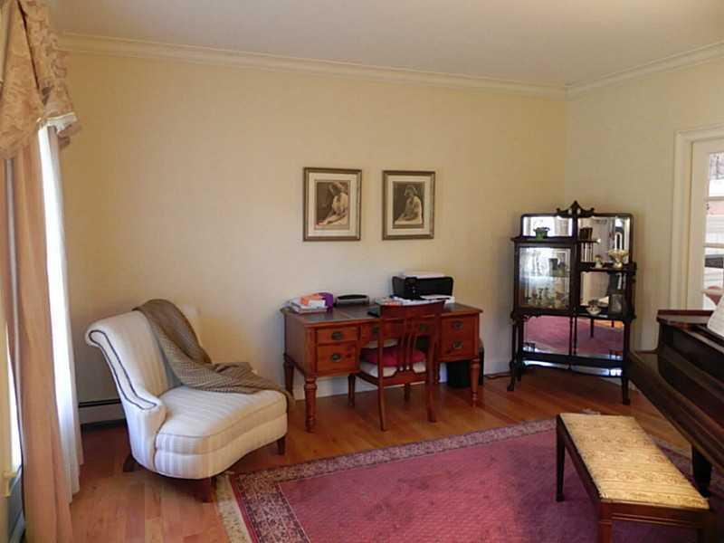 7 Baxter Lane Brunswick, ME 04011 - Photo 13 of 35 Living Room.