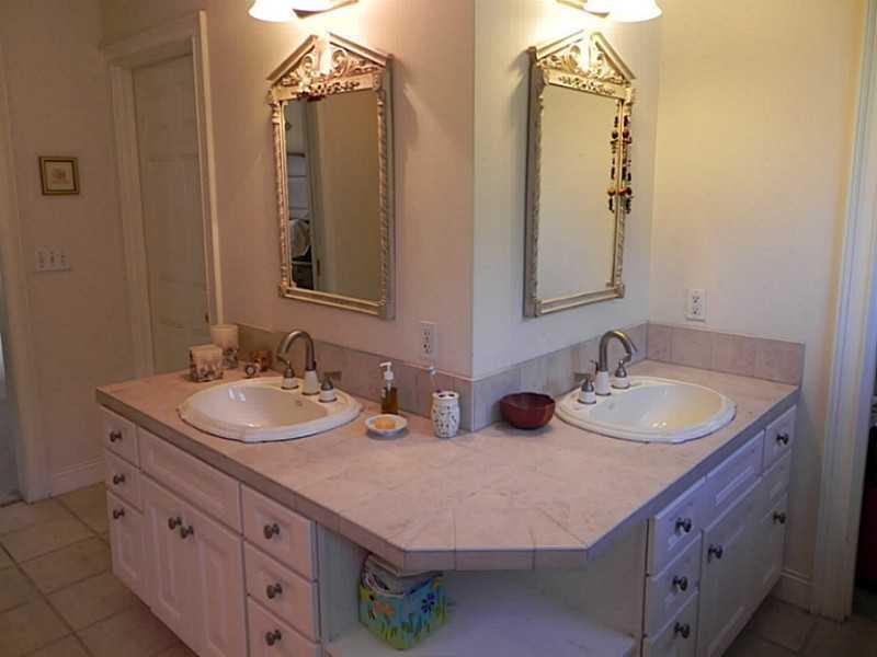 7 Baxter Lane Brunswick, ME 04011 - Photo 20 of 35 Master Bath/Spa.