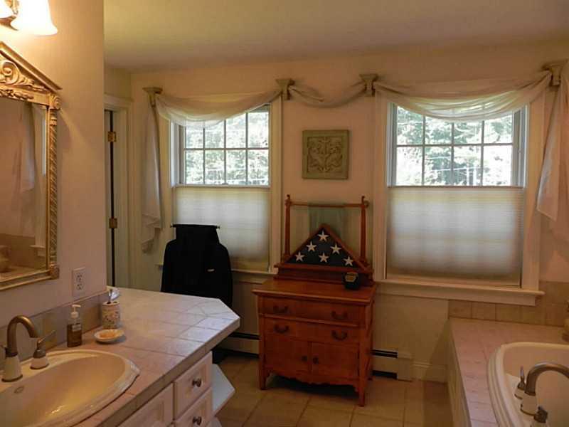 7 Baxter Lane Brunswick, ME 04011 - Photo 21 of 35 Master Bath/Spa.