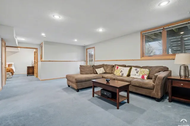 $429,900 | 909 Joseph Drive, Lawrence, KS 66049