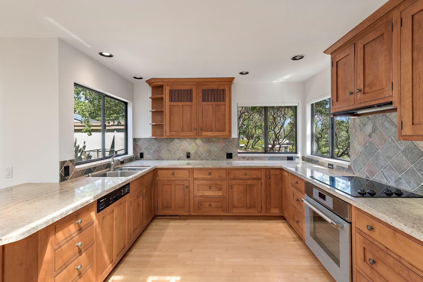 5 Franciscan Ridge Portola Valley, CA 94028 - Photo 11 of 34