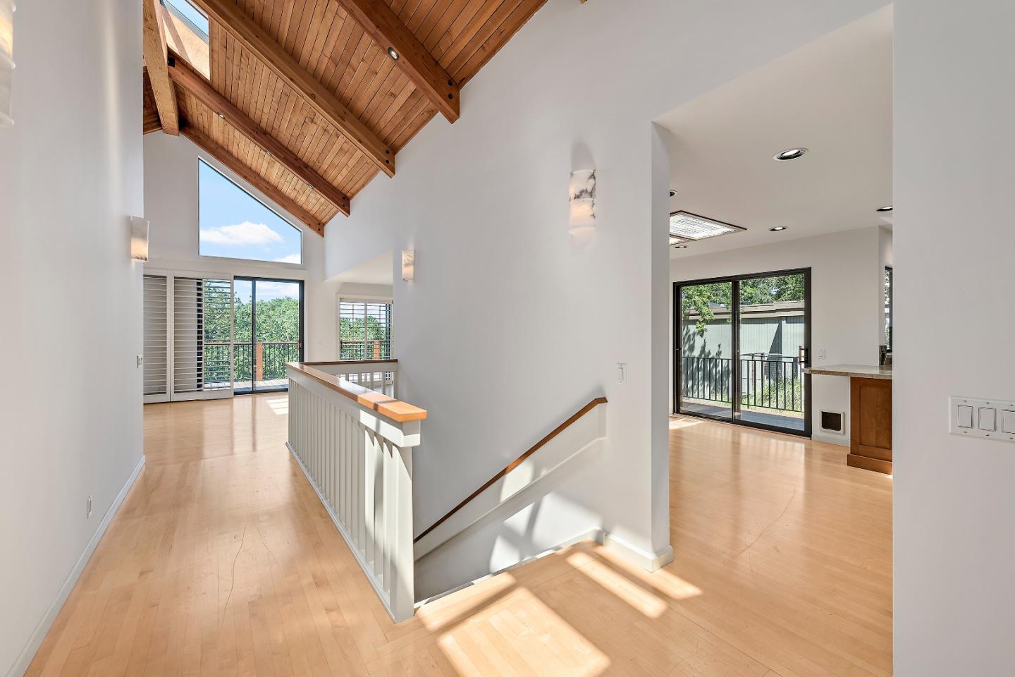 5 Franciscan Ridge Portola Valley, CA 94028 - Photo 4 of 34