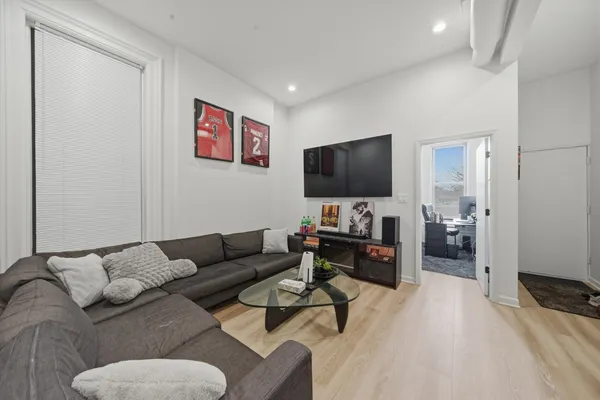 $1,025,000 | 1113 South Racine Avenue, Chicago, IL 60607