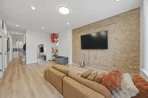 $1,025,000 | 1113 South Racine Avenue, Chicago, IL 60607