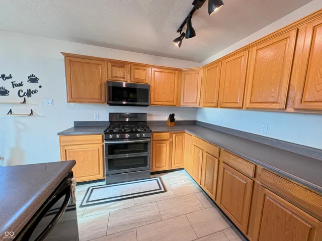 $279,900 | 921 Westpointe Drive, Shelbyville, IN 46176