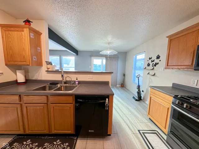 $279,900 | 921 Westpointe Drive, Shelbyville, IN 46176