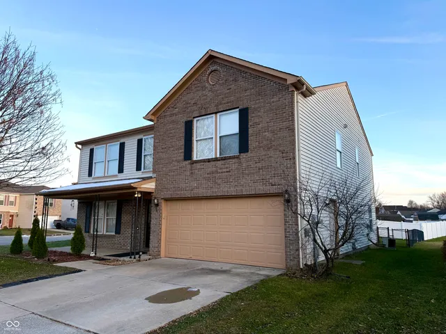 $279,900 | 921 Westpointe Drive, Shelbyville, IN 46176