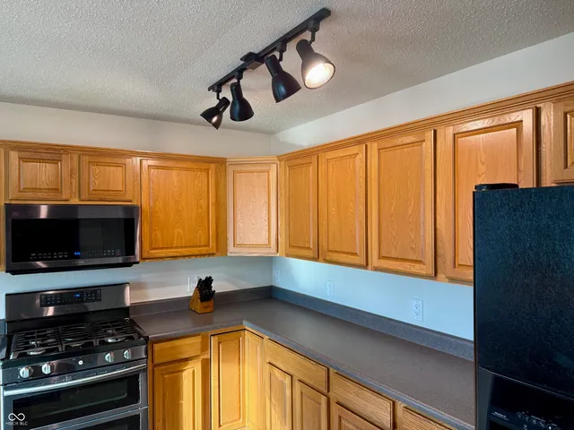 $279,900 | 921 Westpointe Drive, Shelbyville, IN 46176