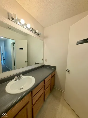 $279,900 | 921 Westpointe Drive, Shelbyville, IN 46176