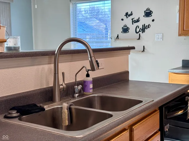 $279,900 | 921 Westpointe Drive, Shelbyville, IN 46176