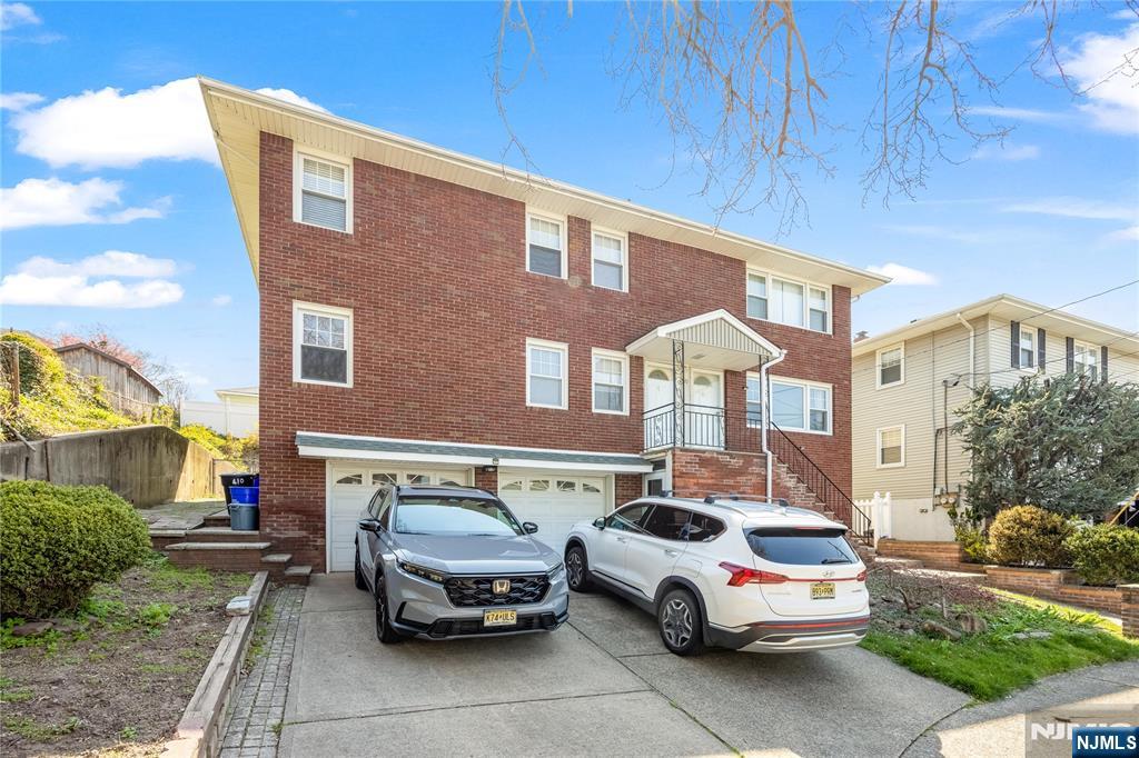 410 Mayer Court, Unit 1ST FL WITH Ridgefield, NJ 07657 - Photo 2 of 25