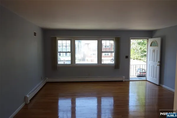 $4,475 | 410 Mayer Court, Unit 1ST FL WITH, Ridgefield, NJ 07657