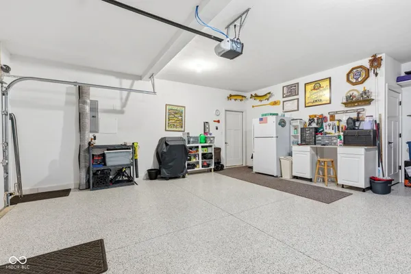 $425,000 | 4423 West Preserve Pass, New Palestine, IN 46163