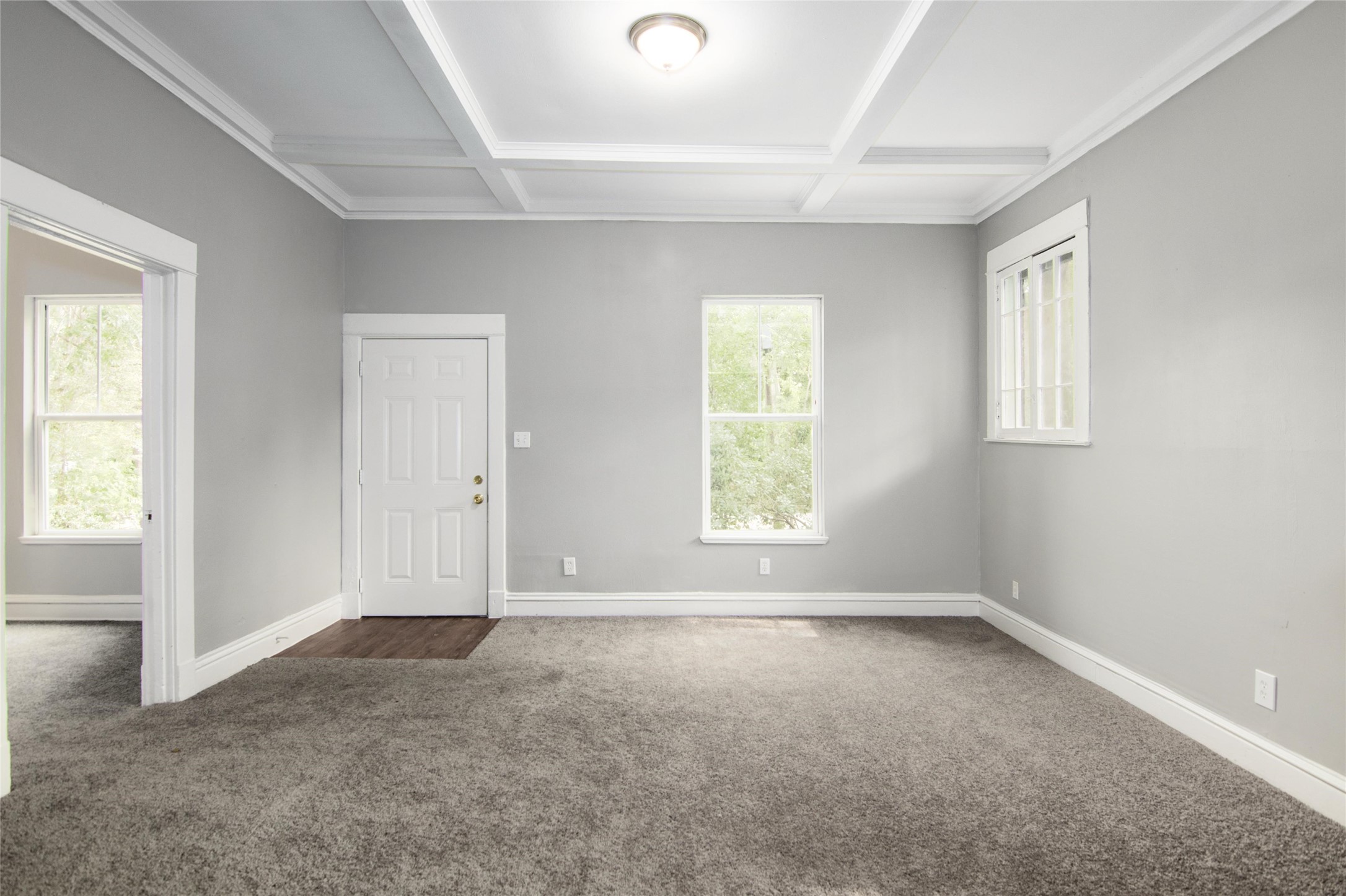 3220 Melbourne Street Houston, TX 77026 - Photo 7 of 23 an empty room with windows