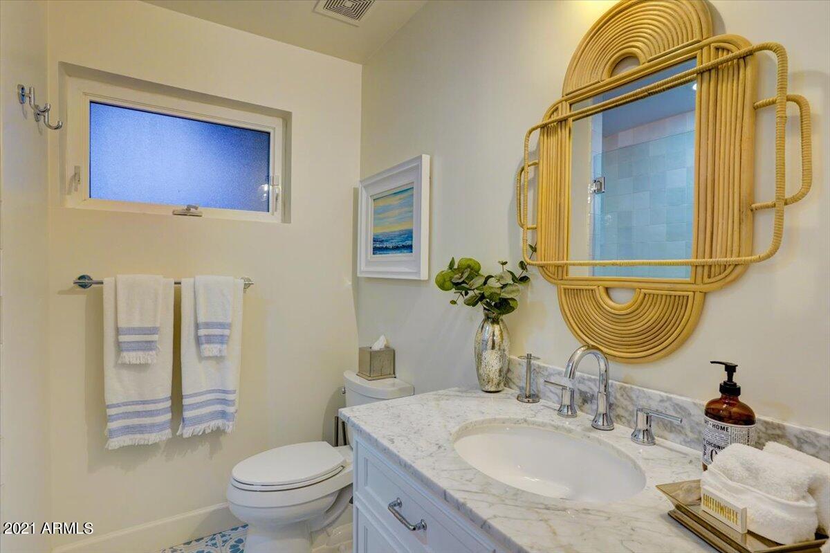 4917 East Osborn Road Phoenix, AZ 85018 - Photo 15 of 22 Guest Suite