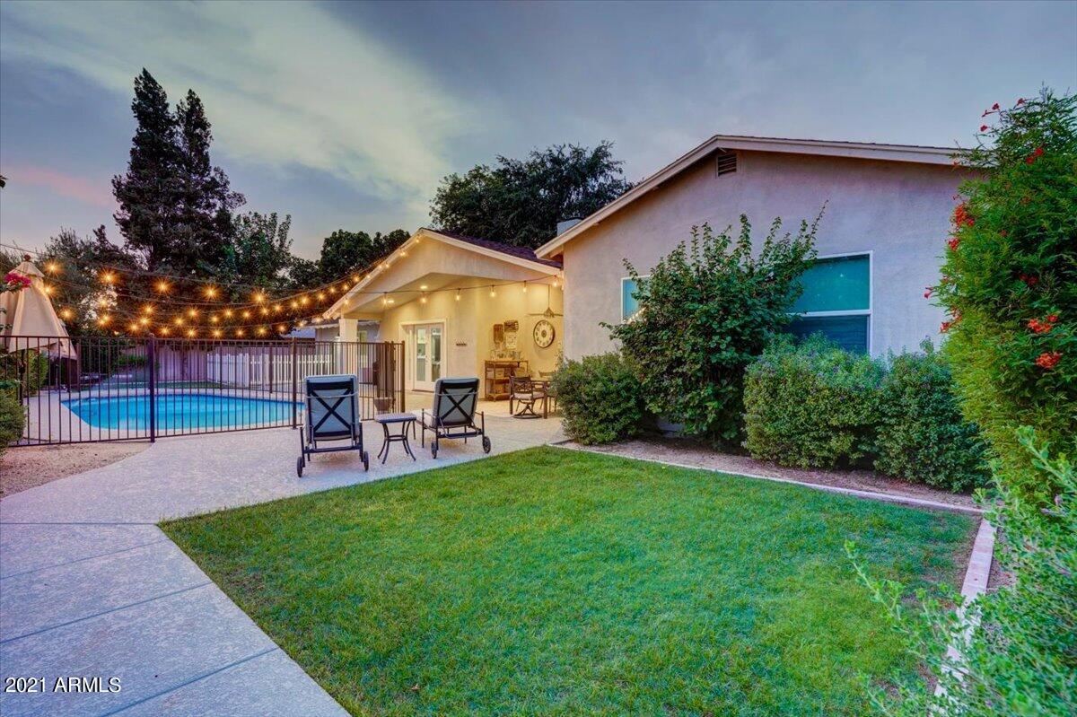4917 East Osborn Road Phoenix, AZ 85018 - Photo 5 of 22 Over 10,000 sq. ft. lot