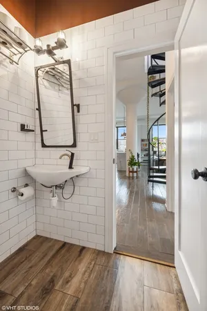 $4,250 | 812 West Van Buren Street, Unit 6D, Chicago, IL 60607