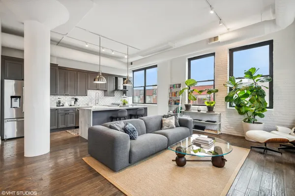 $4,250 | 812 West Van Buren Street, Unit 6D, Chicago, IL 60607