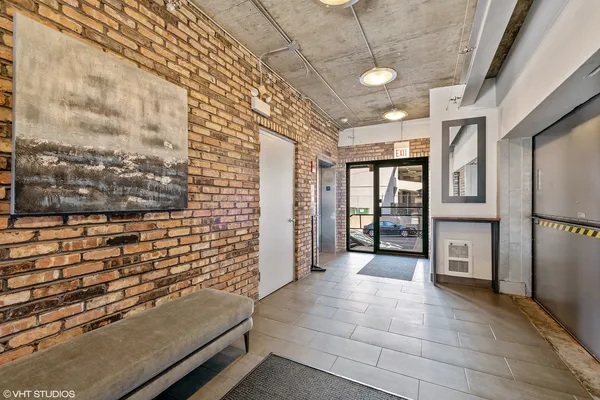 $4,250 | 812 West Van Buren Street, Unit 6D, Chicago, IL 60607