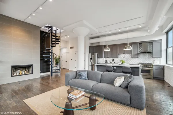 $4,250 | 812 West Van Buren Street, Unit 6D, Chicago, IL 60607