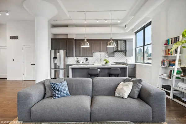 $4,250 | 812 West Van Buren Street, Unit 6D, Chicago, IL 60607