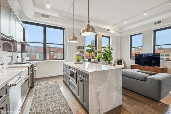 $4,250 | 812 West Van Buren Street, Unit 6D, Chicago, IL 60607