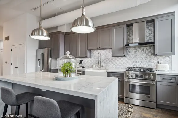 $4,250 | 812 West Van Buren Street, Unit 6D, Chicago, IL 60607