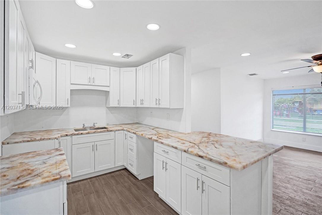 5701 Southwest 37th Street Davie, FL 33314 - Photo 5 of 11