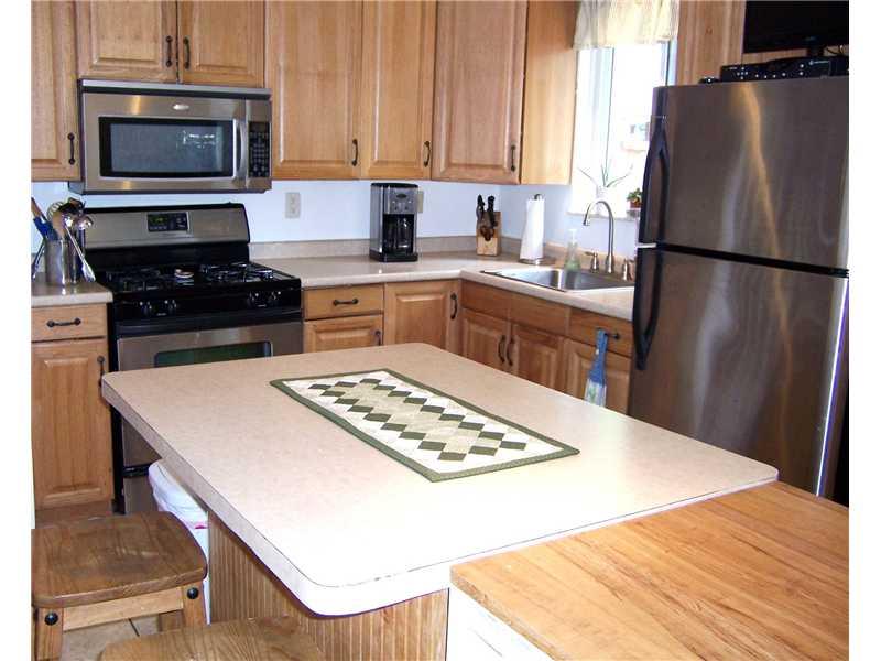 600 Chinaberry Road Monroeville, PA 15146 - Photo 5 of 17 Kitchen.