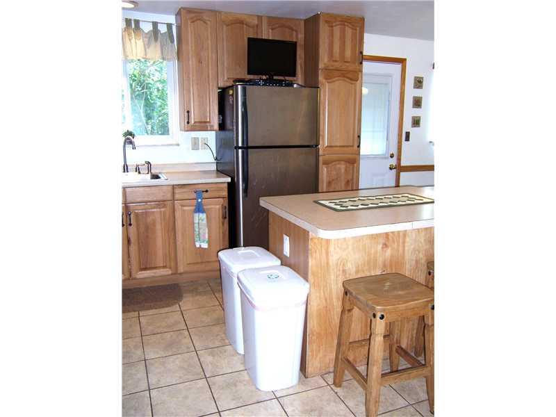 600 Chinaberry Road Monroeville, PA 15146 - Photo 6 of 17 Kitchen.