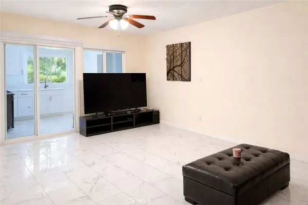 $1,500 | 23120 Posada Drive, Valencia, CA 91354