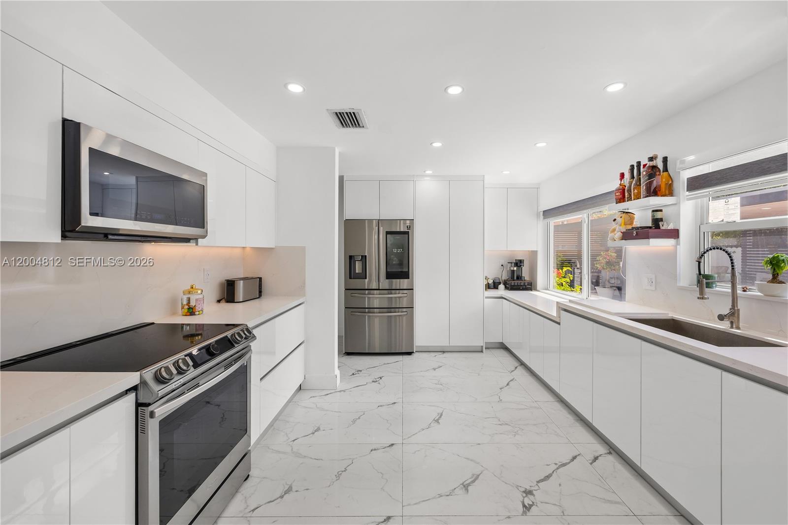 14446 Southwest 95th Terrace Miami, FL 33186 - Photo 9 of 24