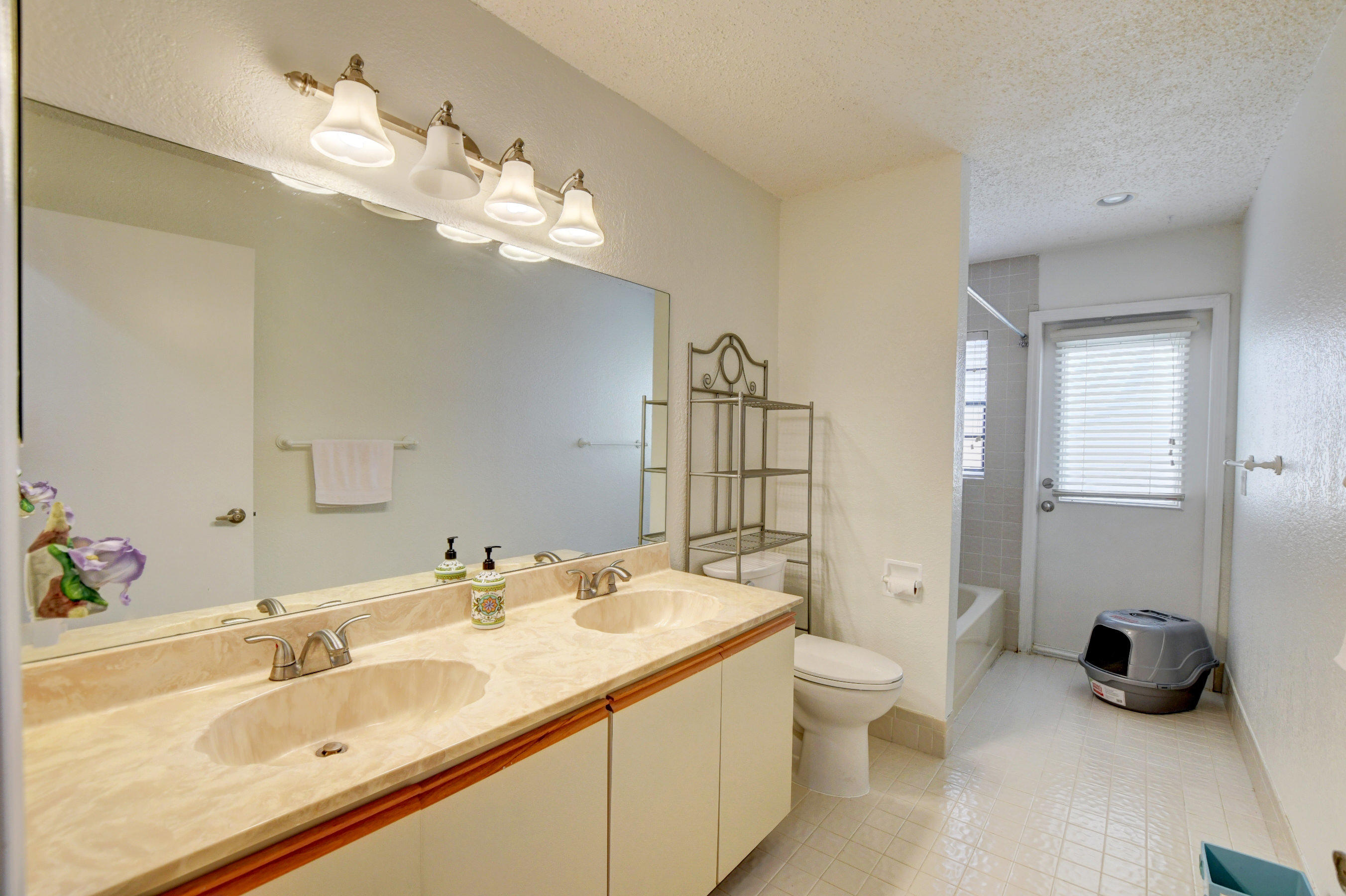 11511 Island Lakes Lane Boca Raton, FL 33498 - Photo 26 of 63 40_ebf_3047and4more