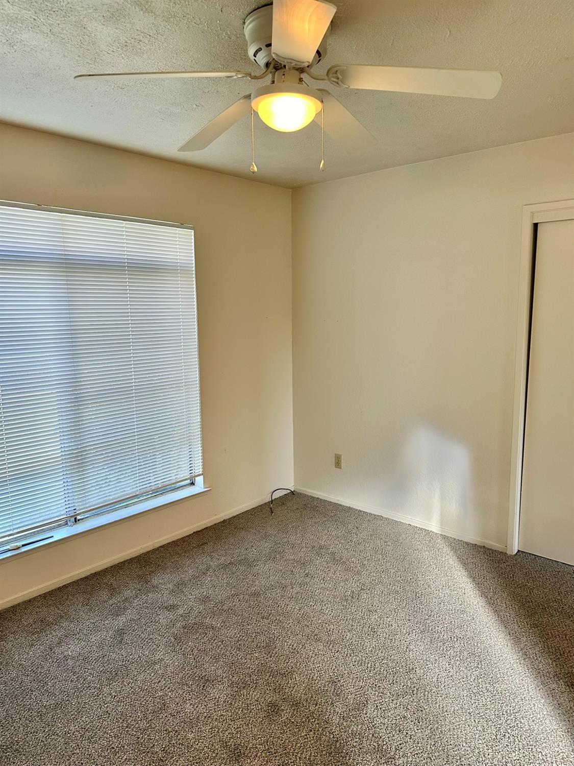 322 West Richert Avenue Clovis, CA 93612 - Photo 13 of 22 a view of an empty room