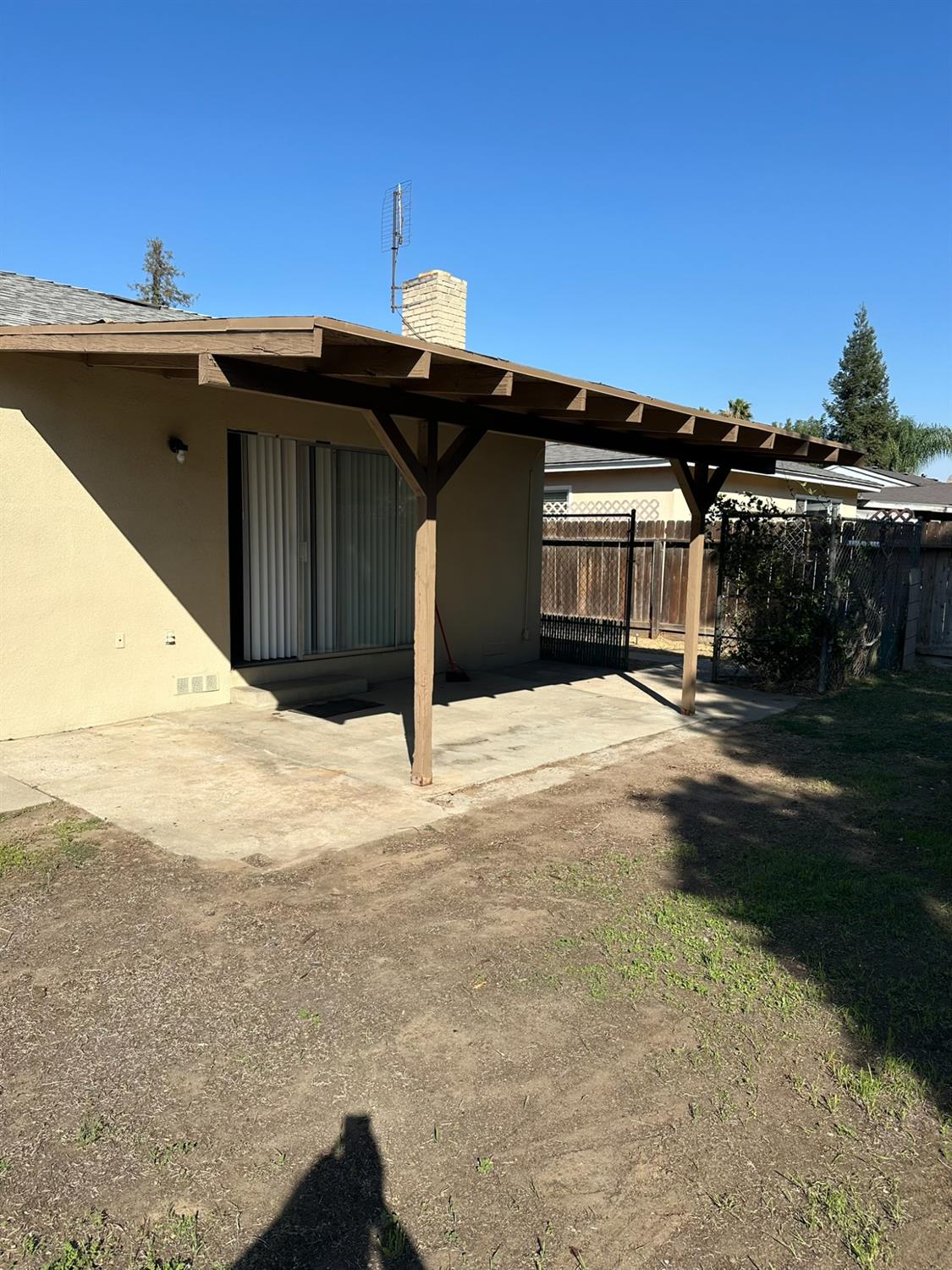322 West Richert Avenue Clovis, CA 93612 - Photo 19 of 22 a view of a house with a outdoor space