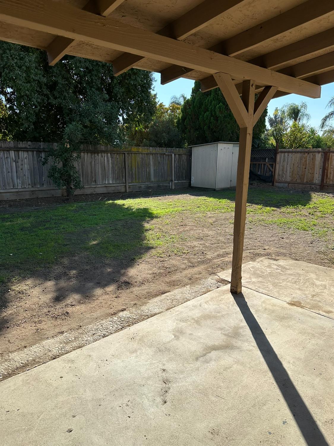 322 West Richert Avenue Clovis, CA 93612 - Photo 22 of 22 a view of a backyard