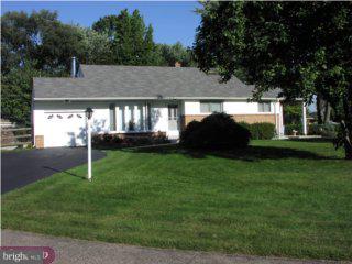 755 Spruce Road Warminster, PA 18974 - Photo 3 of 6