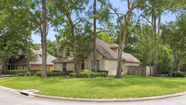 $765,000 | 2 Harmony Arbor Court, The Woodlands, TX 77382